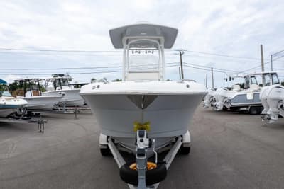 BOATZON | Robalo R222 Center Console 2021