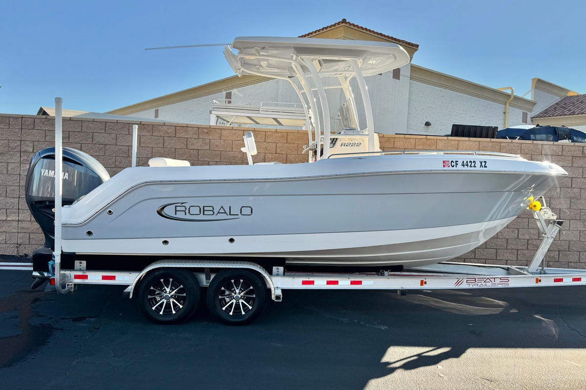 2022 Robalo R222 Center Console - Sold Boat