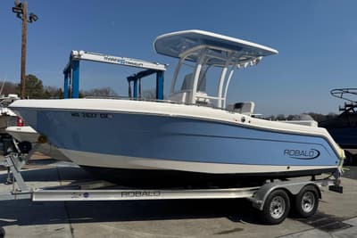 BOATZON | Robalo R222 Center Console 2023