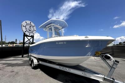 BOATZON | Robalo R222 Center Console 2023