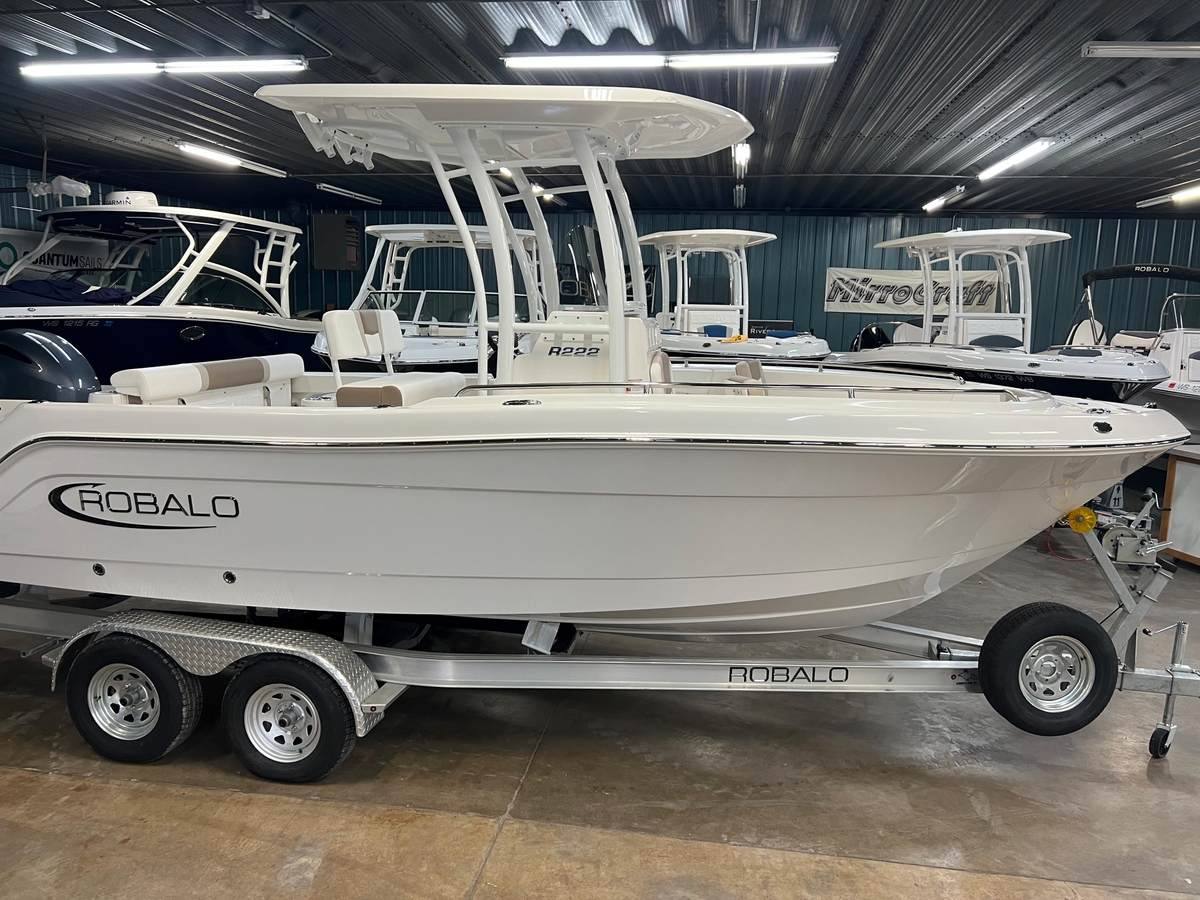 2023 Robalo R222 Center Console - Sold Boat
