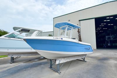 BOATZON | Robalo R222 Center Console 2024