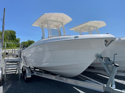 BOATZON | Robalo R222 Center Console 2025