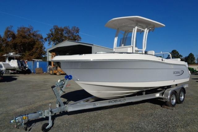 2026 Robalo R222 Center Console - Sold Boat