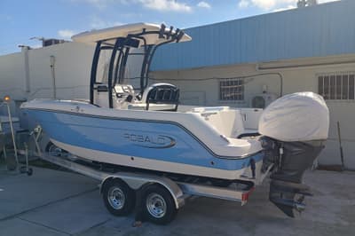 BOATZON | Robalo R222 Center Console 2026