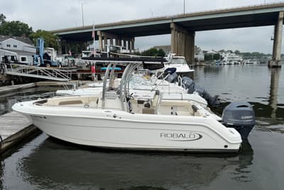 BOATZON | Robalo R222 Explorer 2019