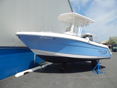 BOATZON | Robalo R222 Explorer 2023