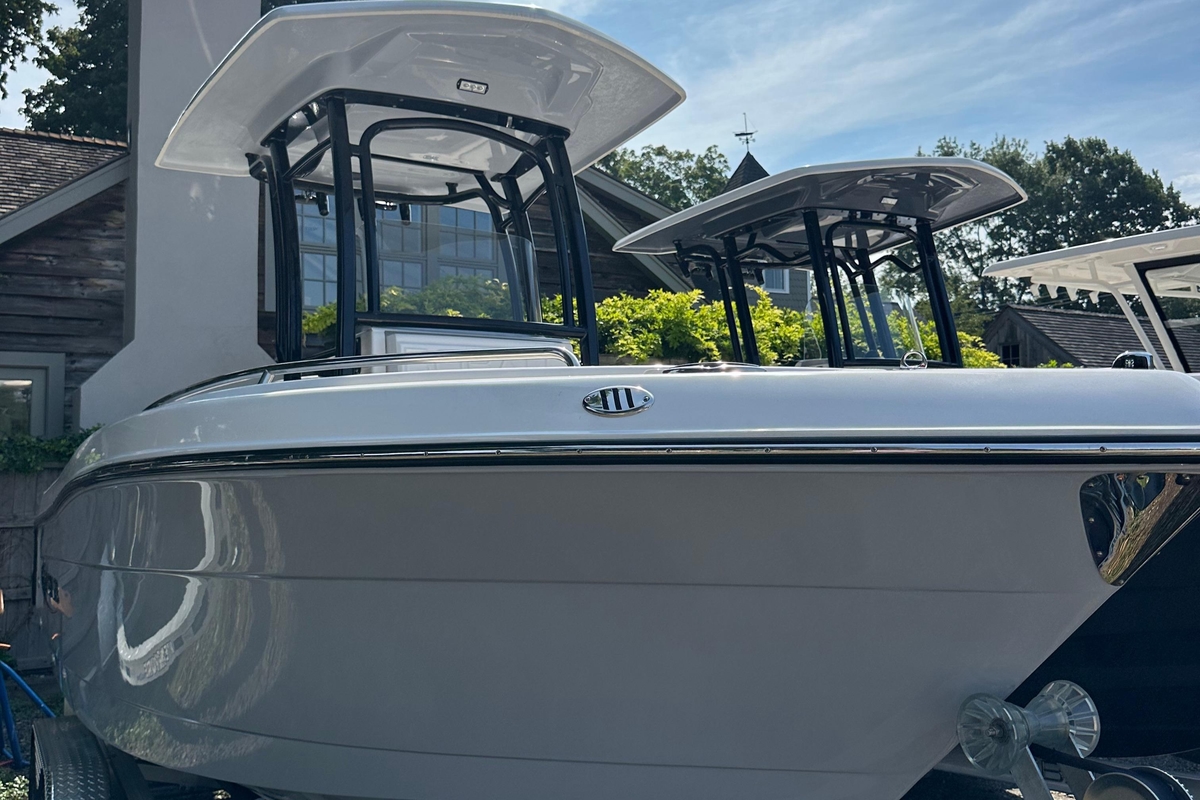 2025 Robalo R222 Explorer - Sold Boat