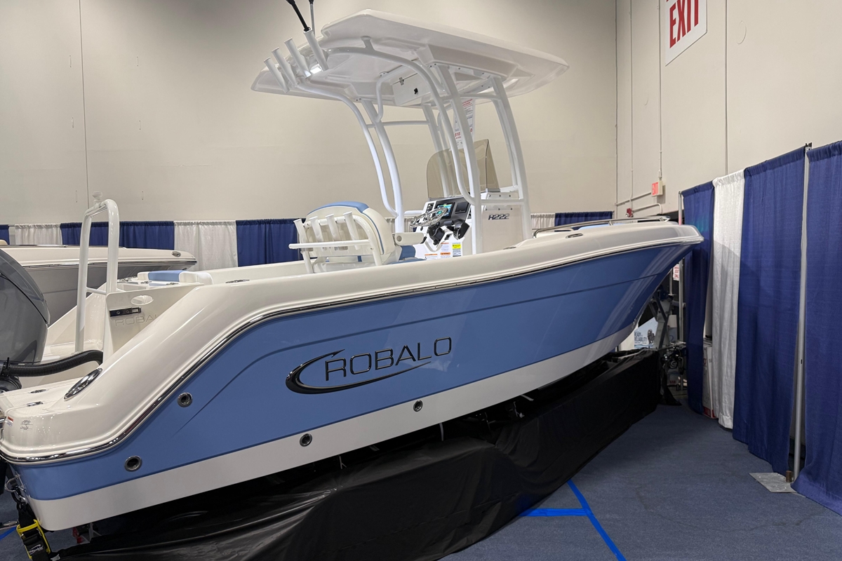 2026 Robalo R222 Explorer - Sold Boat