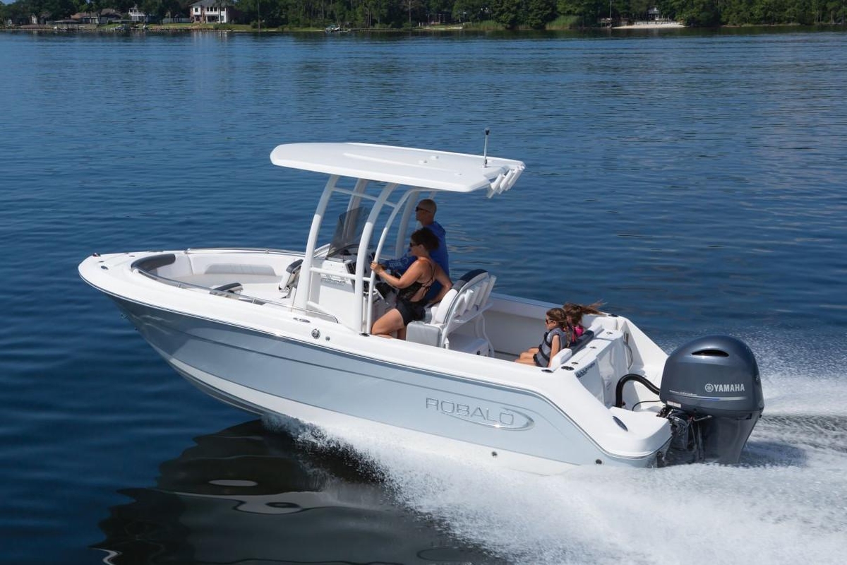 2026 Robalo R222 Explorer - Sold Boat