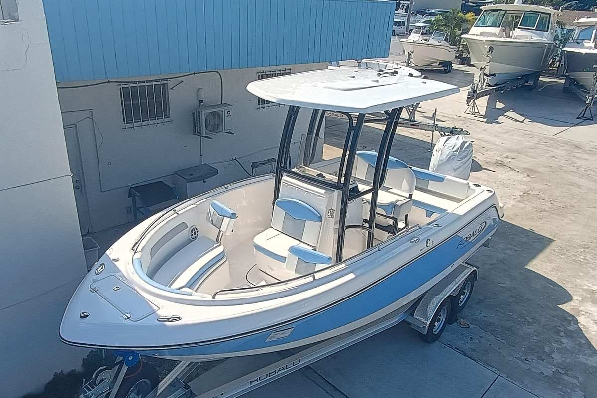 2026 Robalo R222 Explorer - Sold Boat
