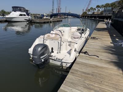 BOATZON | Robalo R227 2016