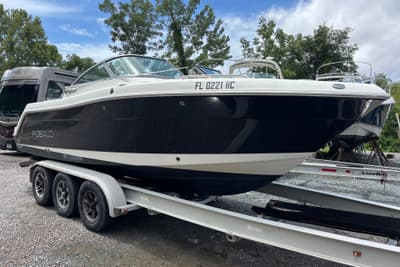 BOATZON | Robalo R227 Dual Console 2011