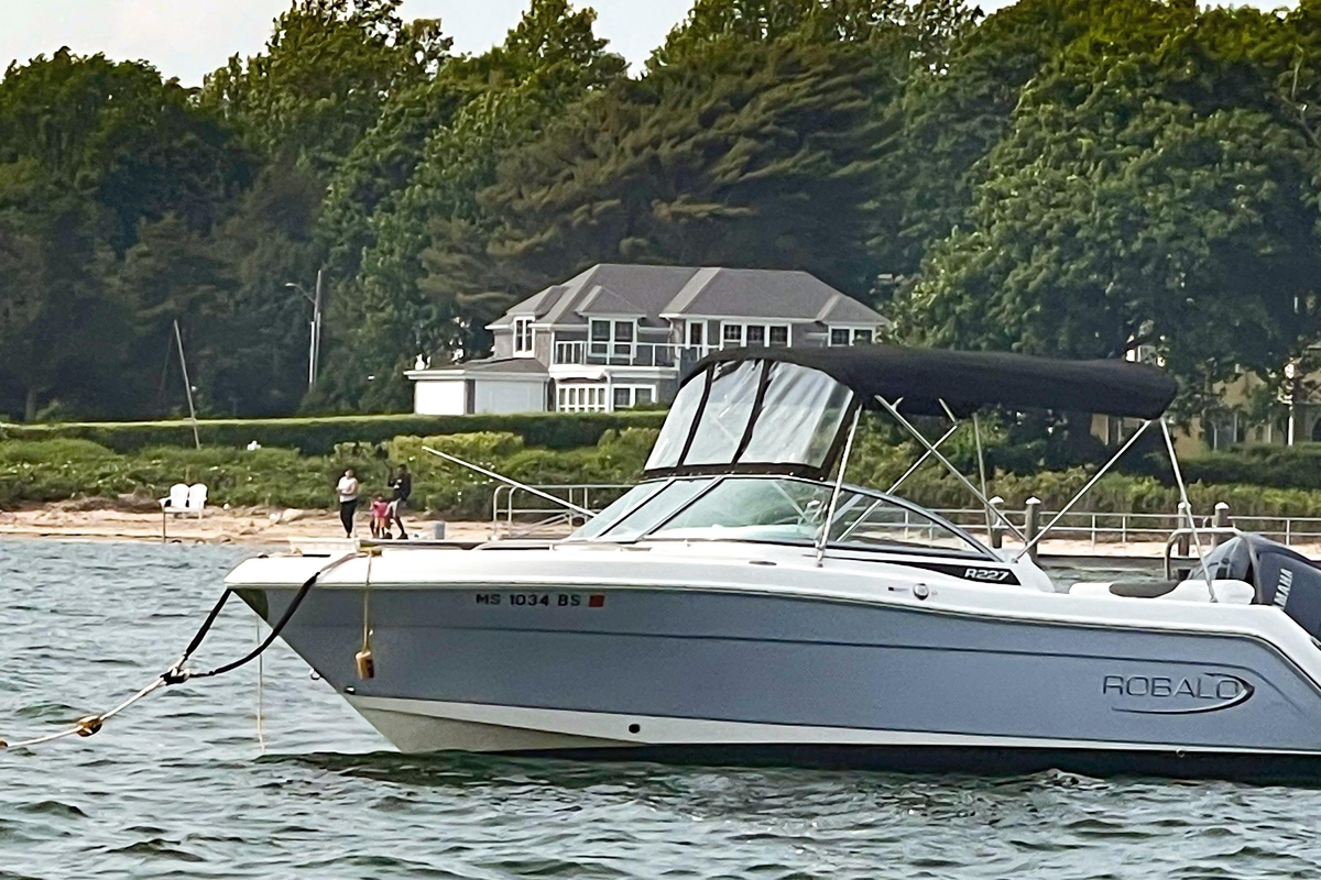 2021 Robalo R227 Dual Console - Sold Boat