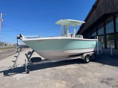 BOATZON | Robalo R230 2020