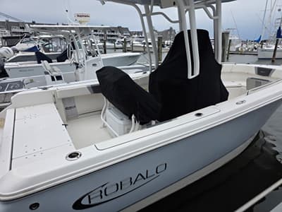 BOATZON | Robalo R230 2022