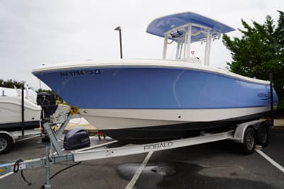 BOATZON | Robalo R230 2023