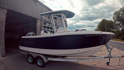 BOATZON | Robalo R230 2025