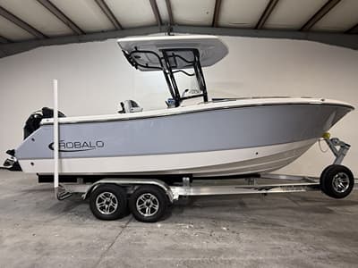 BOATZON | Robalo R230 2026
