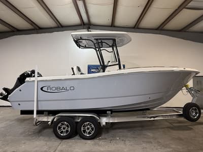 BOATZON | Robalo R230 2027 BOATZON | Robalo R230 2027