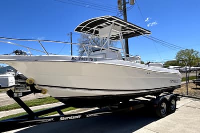 BOATZON | Robalo R230 Center Console 2004