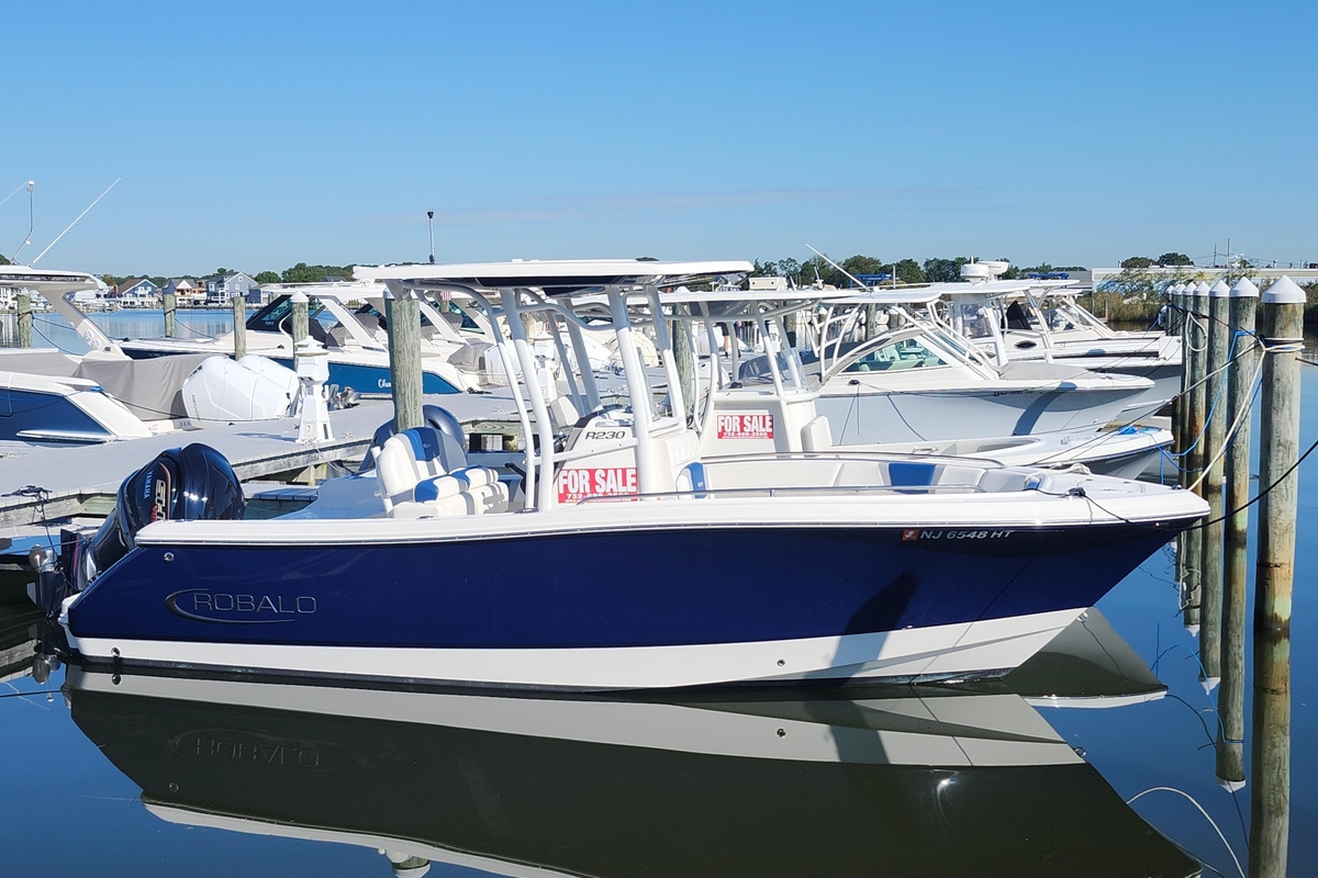 2023 Robalo Robalo R230 Center Console 2023 - Sold Boat