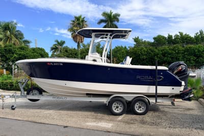 BOATZON | Robalo R230 Center Console 2023