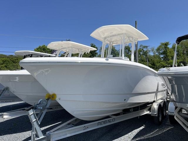 2024 Robalo R230 Center Console - Sold Boat