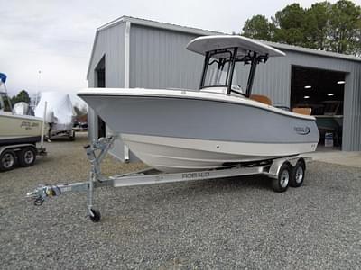 BOATZON | Robalo R230 Center Console 2025