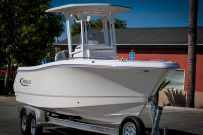 BOATZON | Robalo R230 Center Console 2025
