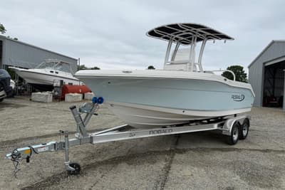 BOATZON | Robalo R230 Center Console 2026