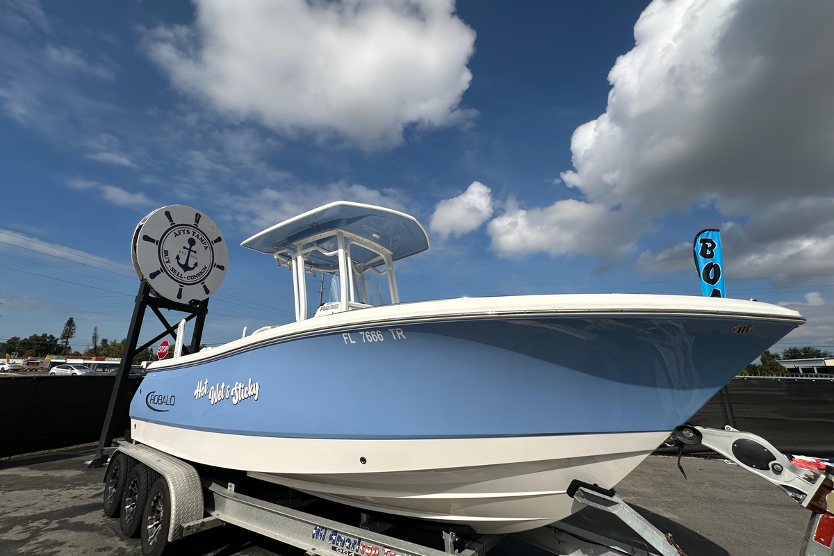 2024 Robalo R232 Explorer - Sold Boat