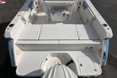 BOATZON | Robalo R232 Explorer 2024