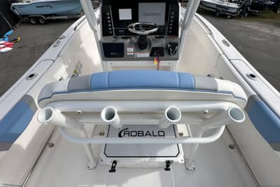 BOATZON | Robalo R232 Explorer 2024