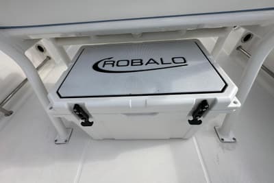 BOATZON | Robalo R232 Explorer 2024