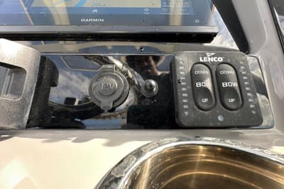 BOATZON | Robalo R232 Explorer 2024