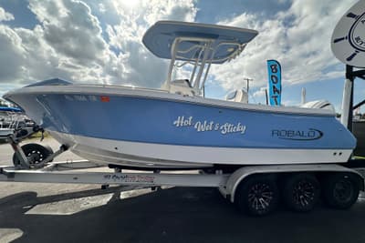 BOATZON | Robalo R232 Explorer 2024