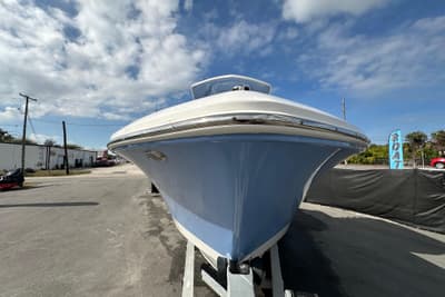 BOATZON | Robalo R232 Explorer 2024