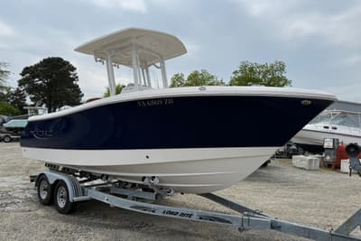 BOATZON | Robalo R232 Explorer 2025