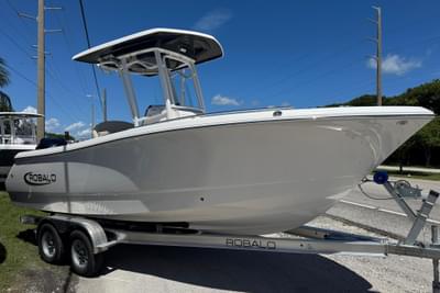 BOATZON | Robalo R232 Explorer 2026