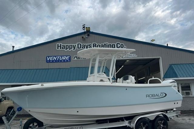 2027 Robalo R232 Explorer - Sold Boat