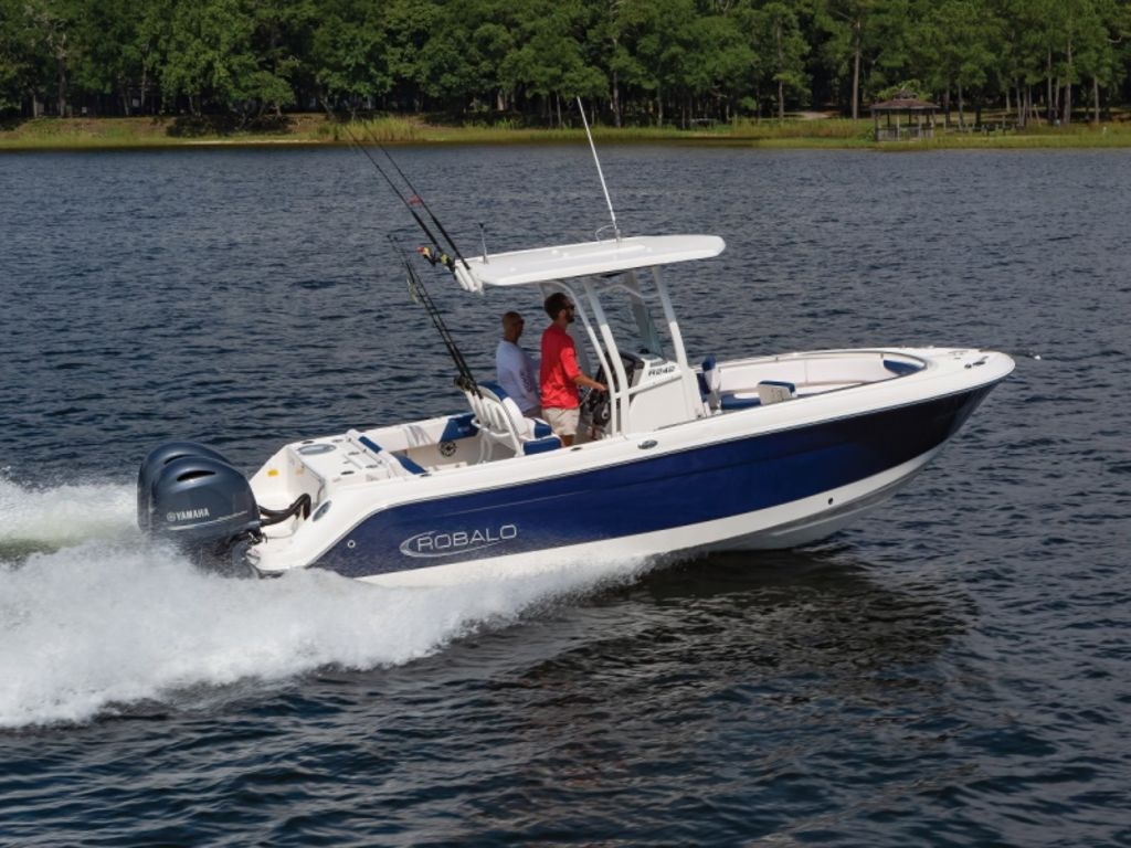 2022 Robalo R242 - Sold Boat