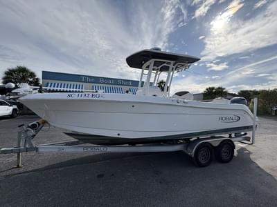 BOATZON | Robalo R242 2022