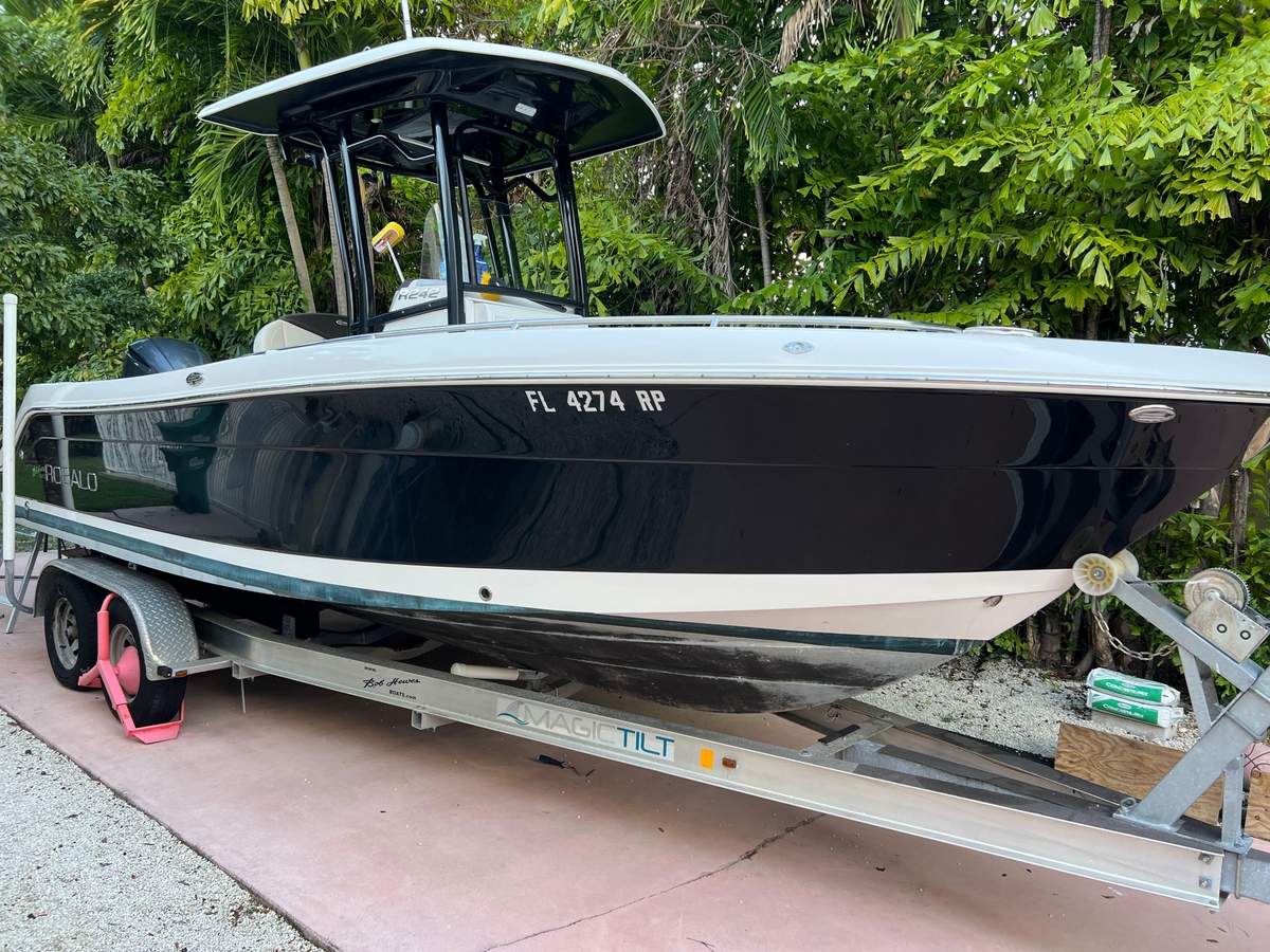 2018 Robalo R242 Center Console - Sold Boat