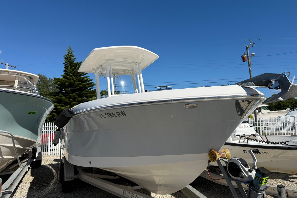 2019 Robalo R242 Center Console - Sold Boat