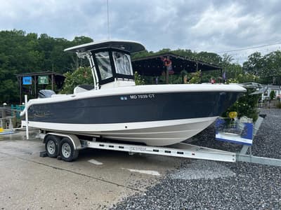 BOATZON | Robalo R242 Center Console 2022