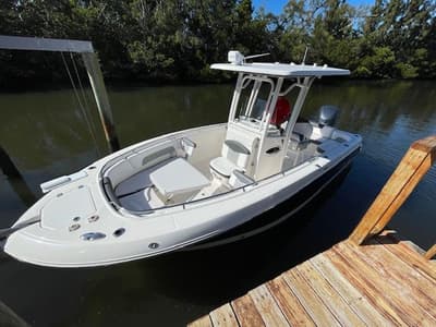 BOATZON | Robalo R242 Explorer 2018