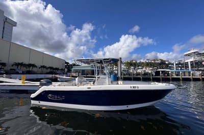 BOATZON | Robalo R242 Explorer 2020