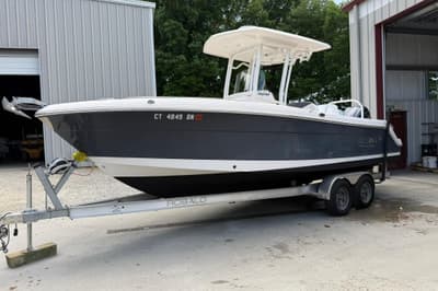 BOATZON | Robalo R242 Explorer 2021