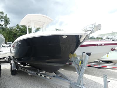 BOATZON | Robalo R242 Explorer 2020